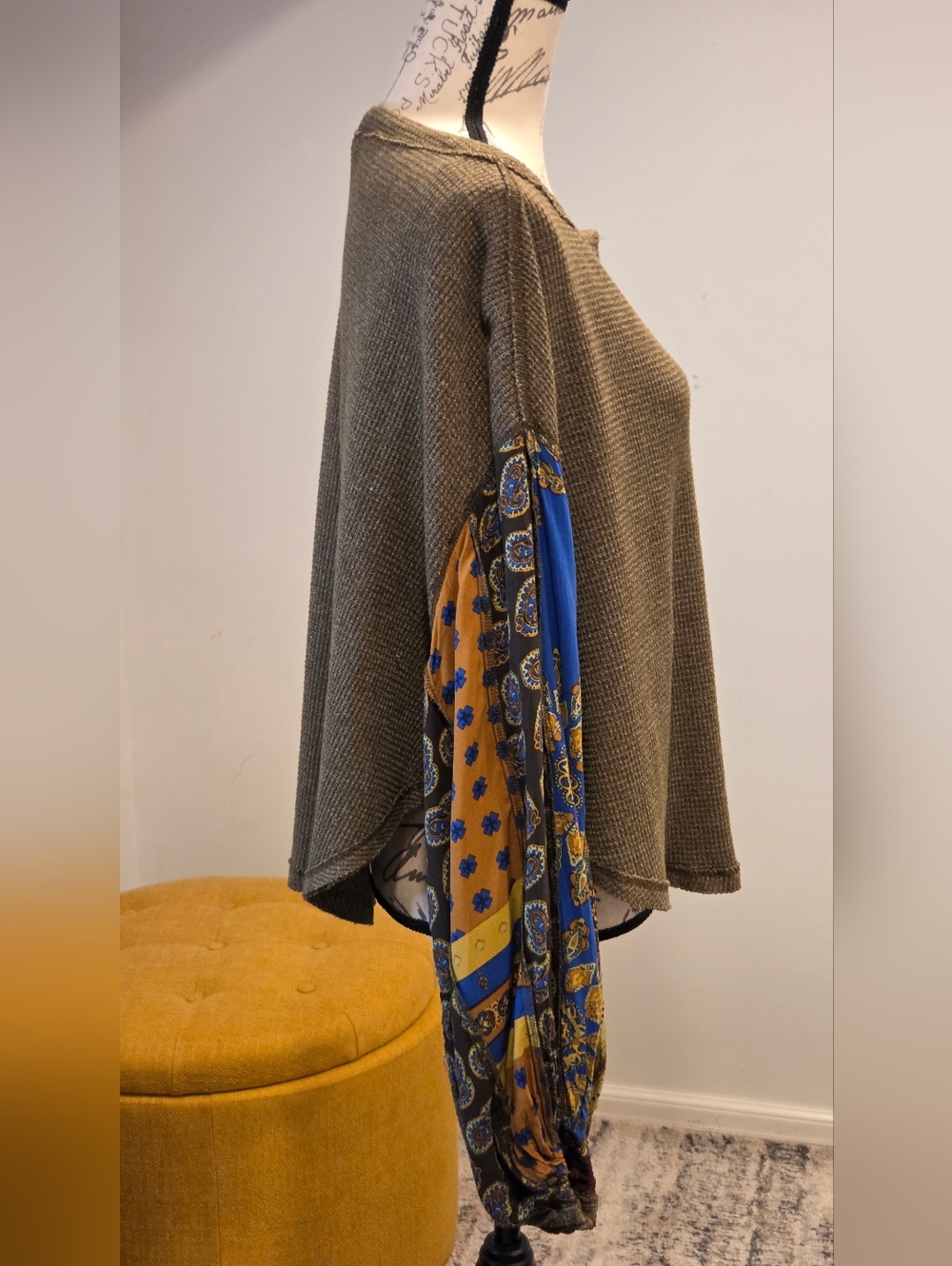 FREE PEOPLE Relaxed Thermal Top with Blue&Brown Patterned Sleeve Acents Size XS - Picture 5 of 16